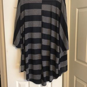 LuLaRoe Sweaters - LuLaRoe Lindsay Kimono Gray & Navy LuLaRoe Sweaters - LuLaRoe Lindsay Kimono Gray & Navy